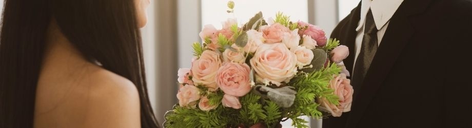 bouquet-roses-mariage-930x250 bouquet-roses-mariage-930x250