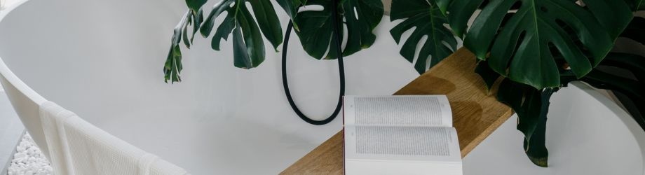 Salle de bain avec plantes vertes Salle de bain avec plantes vertes