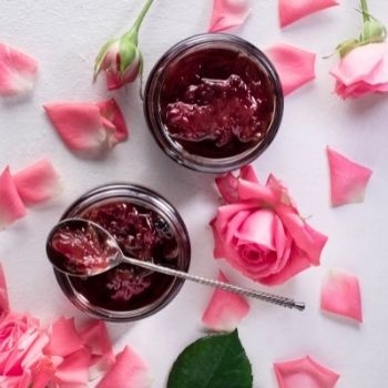 7 idées pour réutiliser ses pétales de roses